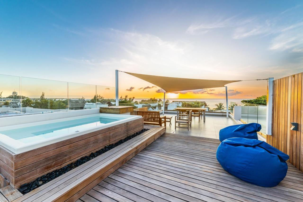 Penthouse 13 - One Bay Residence With Private Rooftop Terrace And Dip In Pool Pereybere Beach Exterior photo