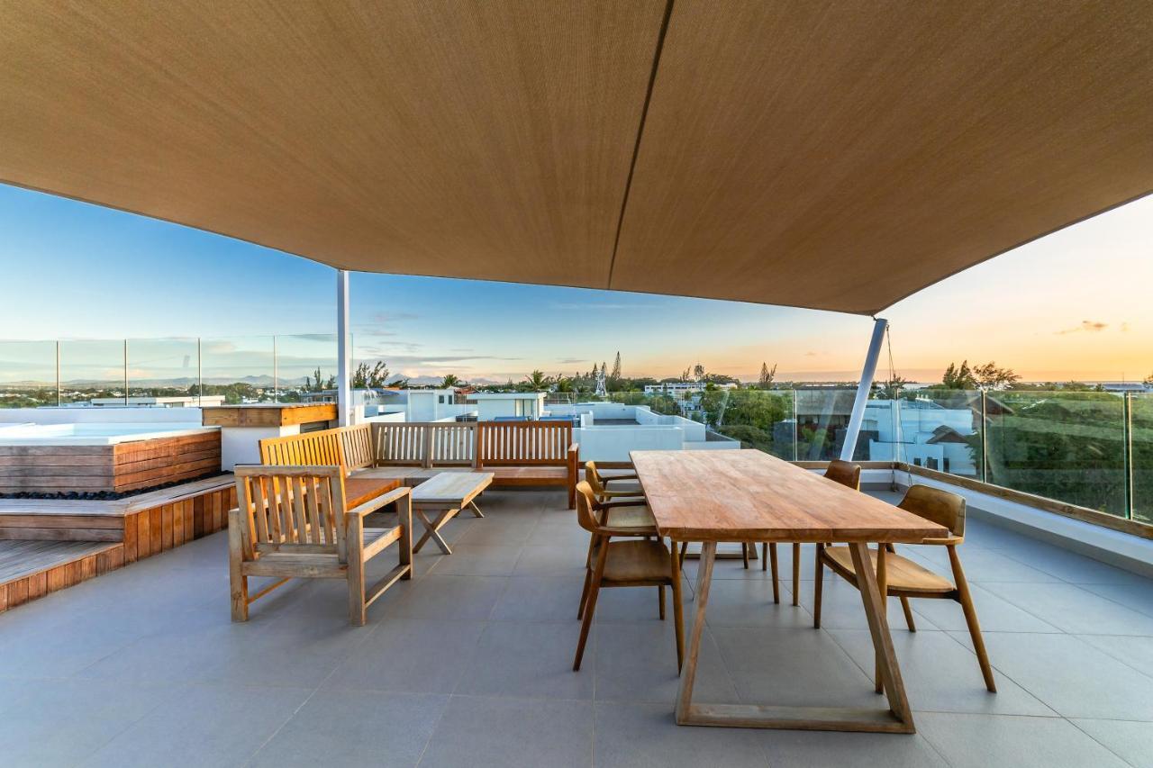 Penthouse 13 - One Bay Residence With Private Rooftop Terrace And Dip In Pool Pereybere Beach Exterior photo