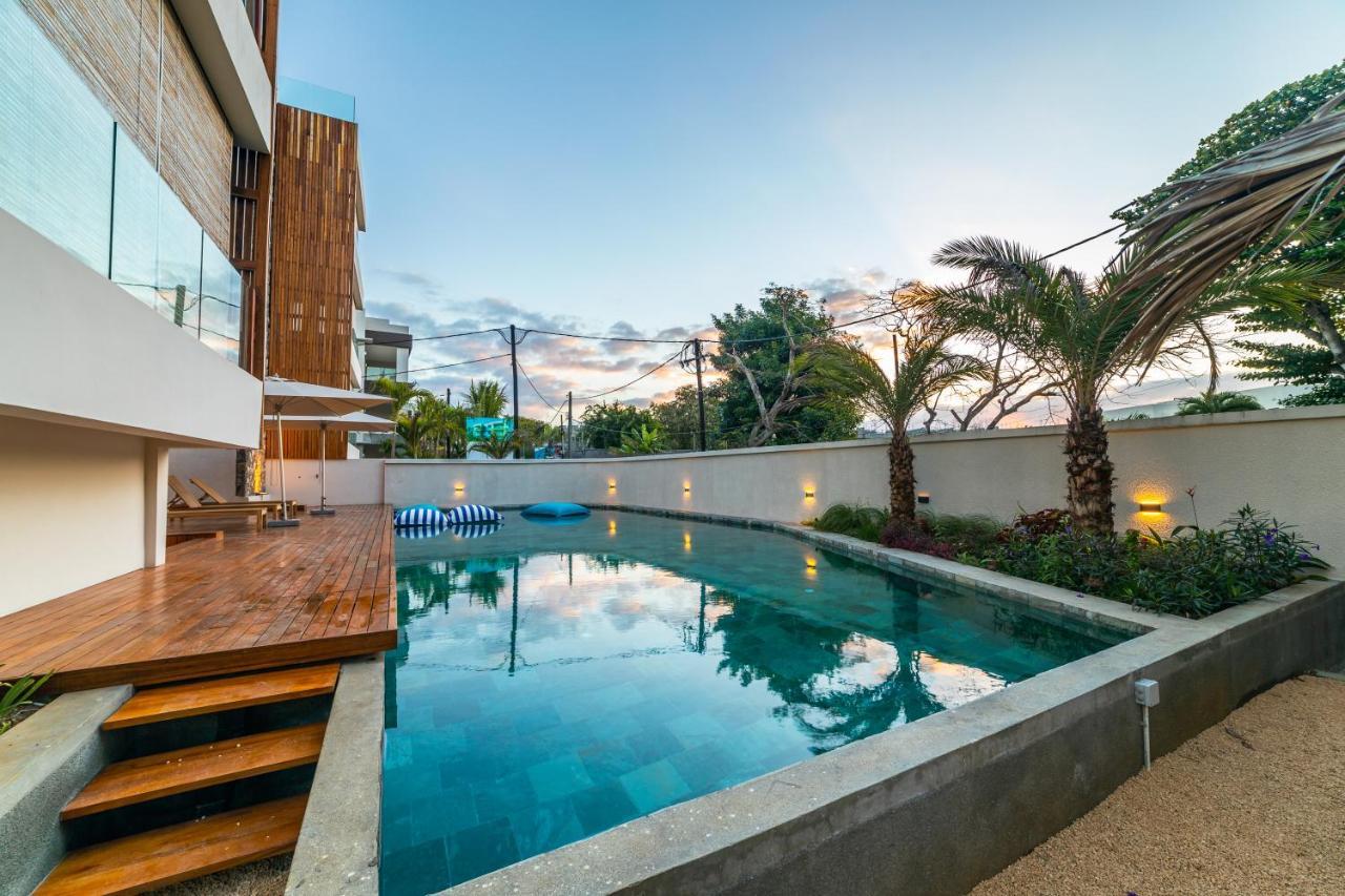Penthouse 13 - One Bay Residence With Private Rooftop Terrace And Dip In Pool Pereybere Beach Exterior photo