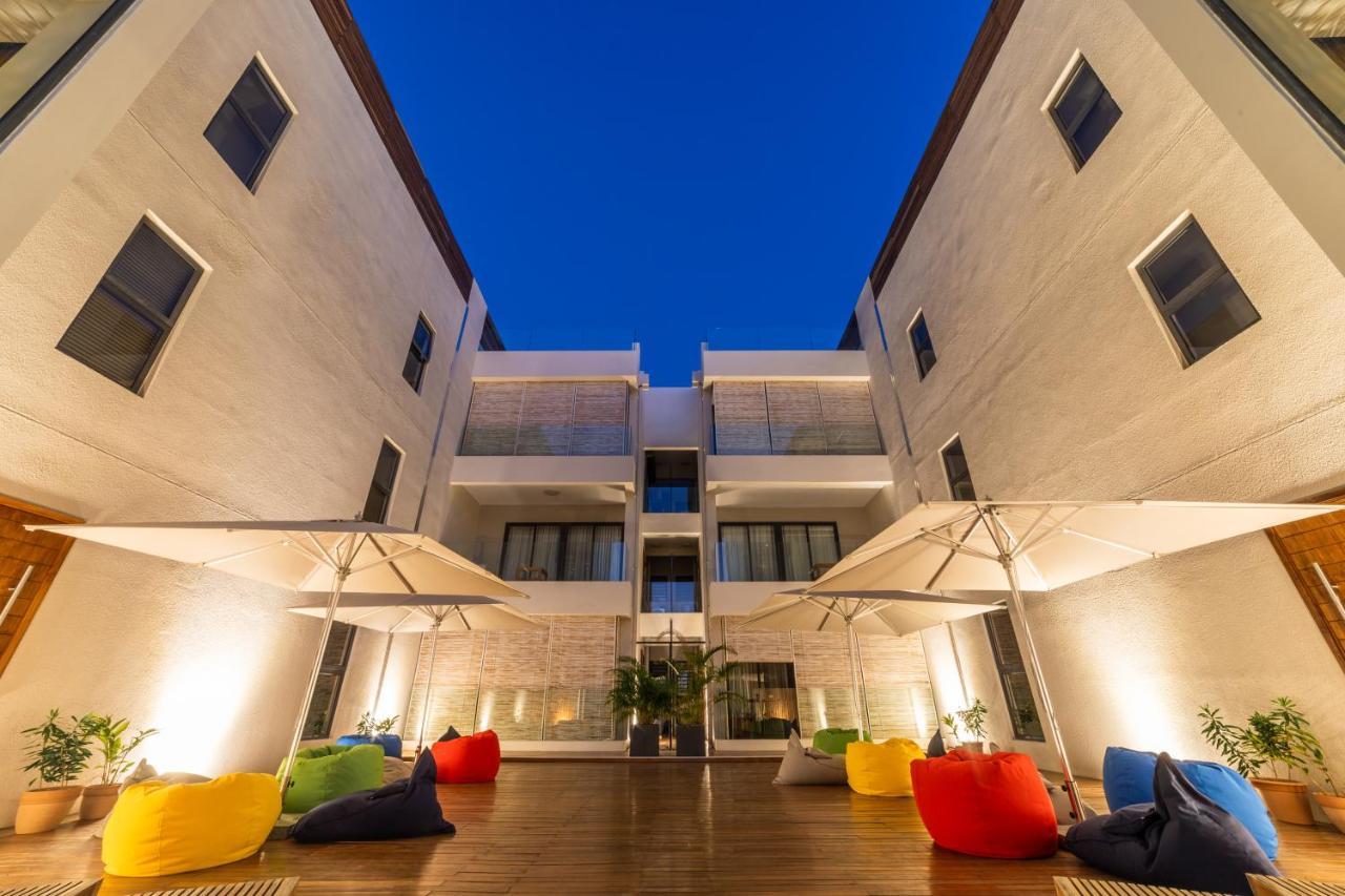 Penthouse 13 - One Bay Residence With Private Rooftop Terrace And Dip In Pool Pereybere Beach Exterior photo